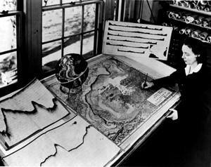 Photo of Marie Tharp mapping  the ocean floor.